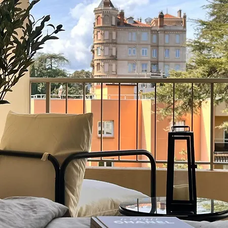 Luxury With Terrasse And Side Sea View Apartment