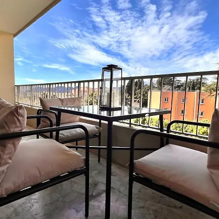 Luxury With Terrasse And Side Sea View