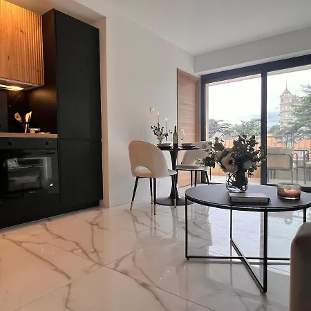 Luxury With Terrasse And Side Sea View Apartment *